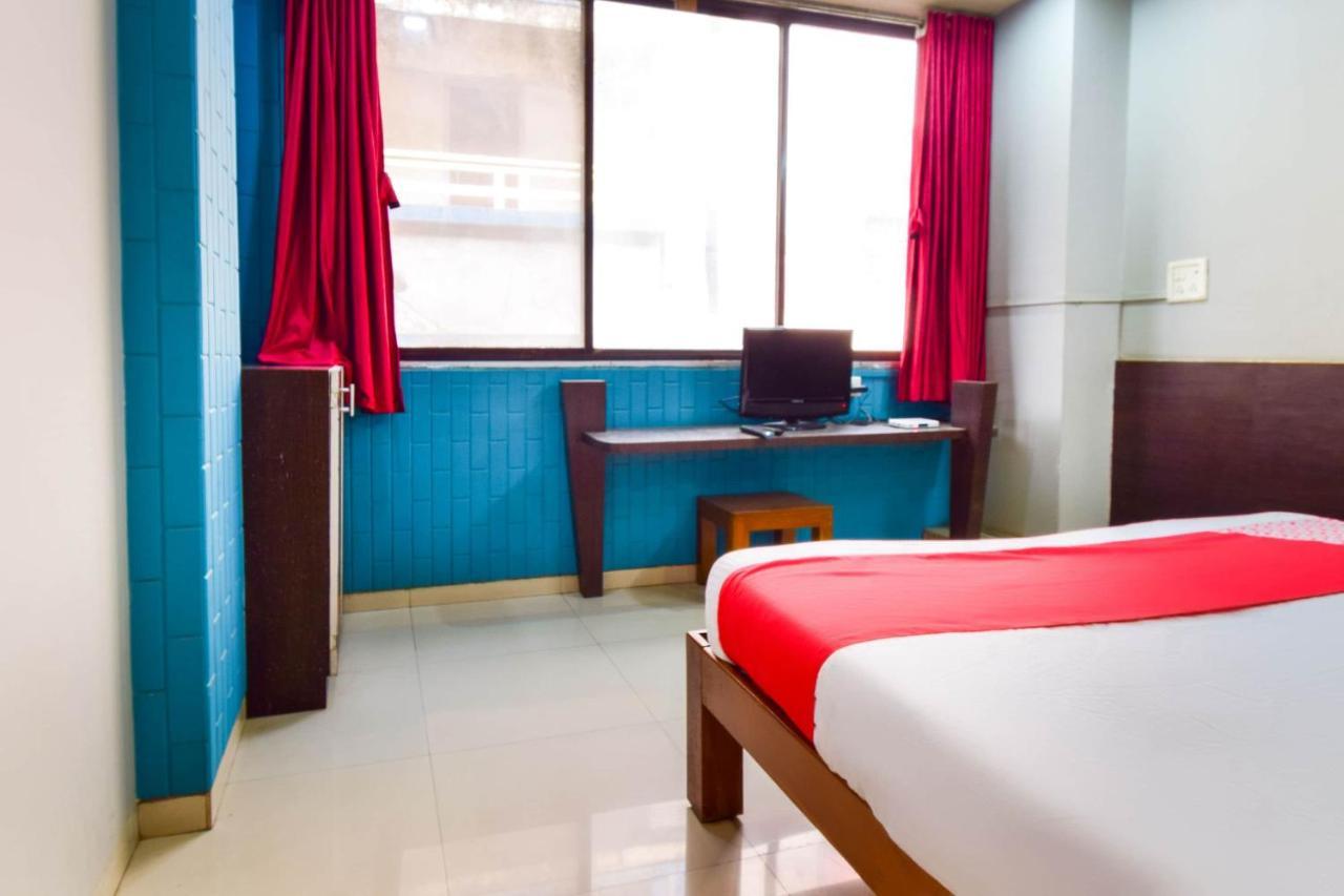 Oyo 67509 Hotel Tukson Narayangaon Exterior foto