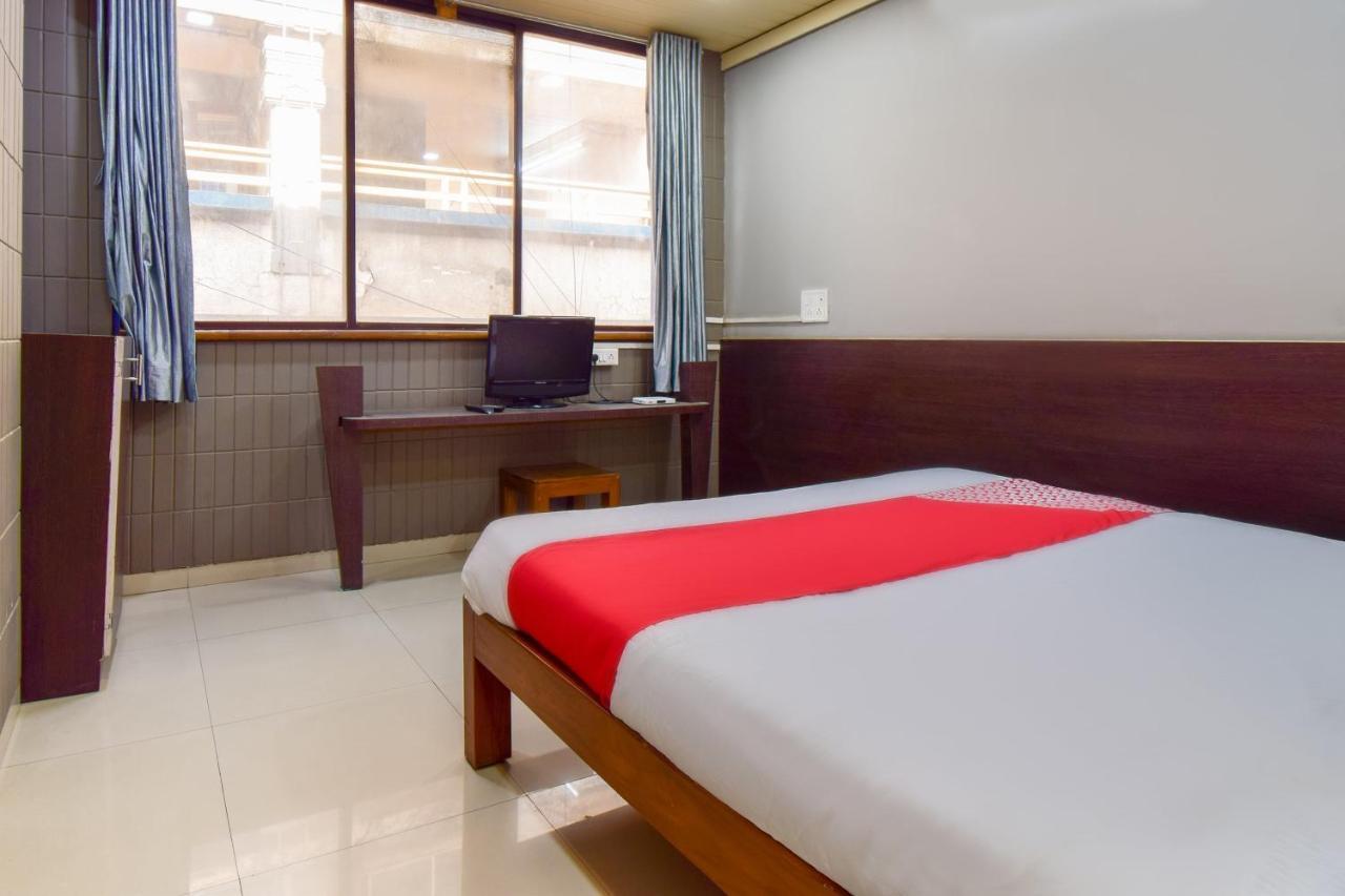 Oyo 67509 Hotel Tukson Narayangaon Exterior foto