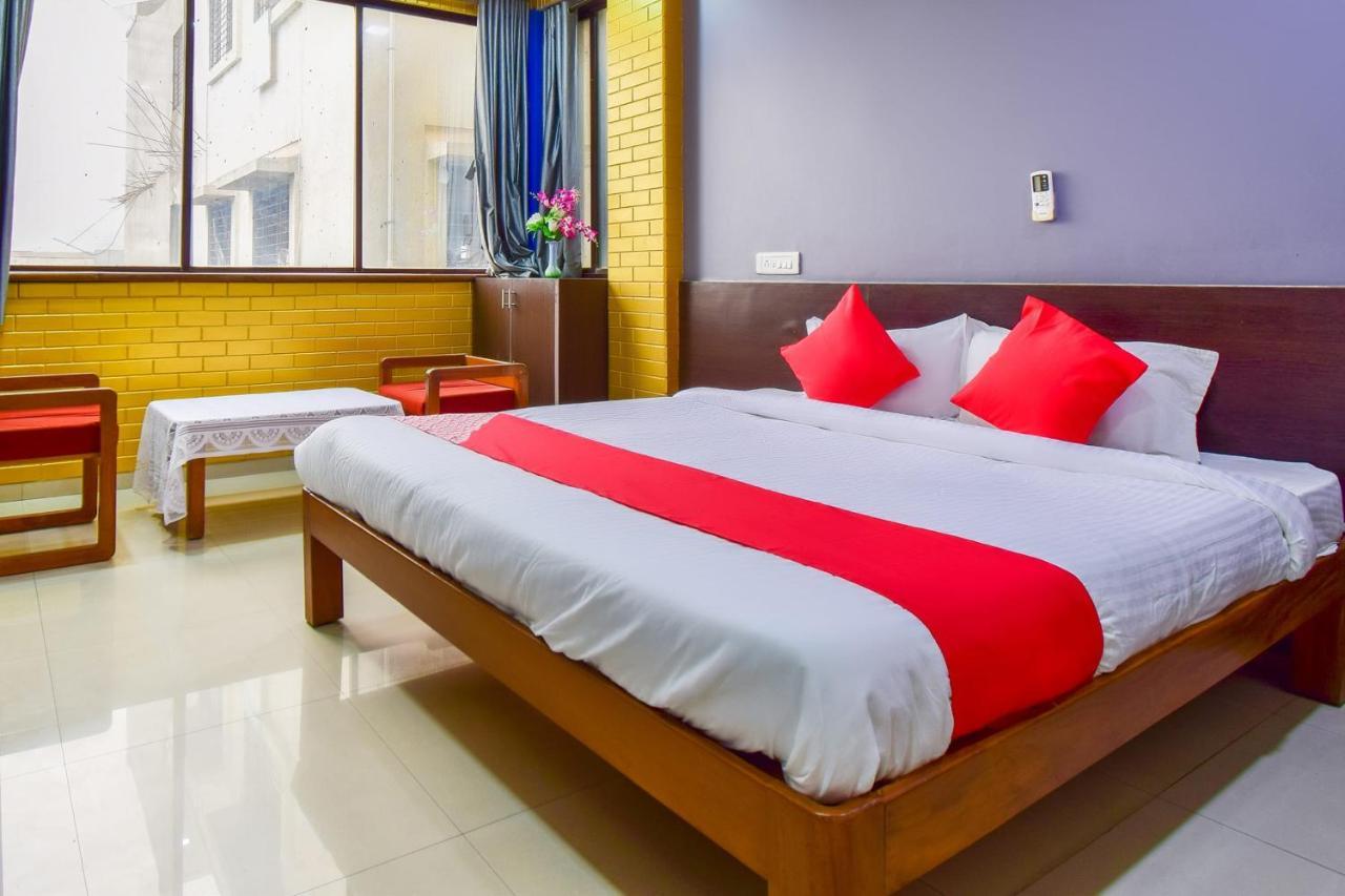 Oyo 67509 Hotel Tukson Narayangaon Exterior foto